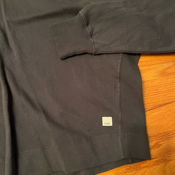 Vuori Sunnyside🌞 Hoodie in Charcoal ❤️😊 - Picture 3 of 5